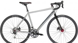 Read more about the article ダートだってOK!? ロードレーサーでもなければツーリング車でもない、ドロップハンドルのスポーツ自転車たち（3）TREK CrossRip