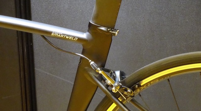 Read more about the article SPECIALIZED 2016年モデル：エアロフォルムのアルミロード「ALLEZ SPRINT EXPERT」