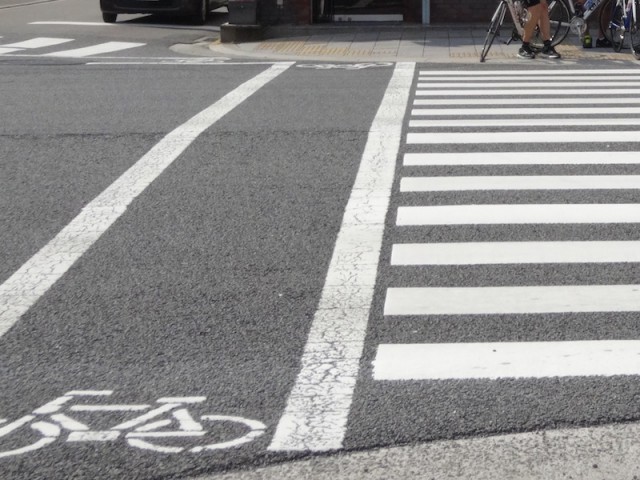 自転車 横断 帯 と は