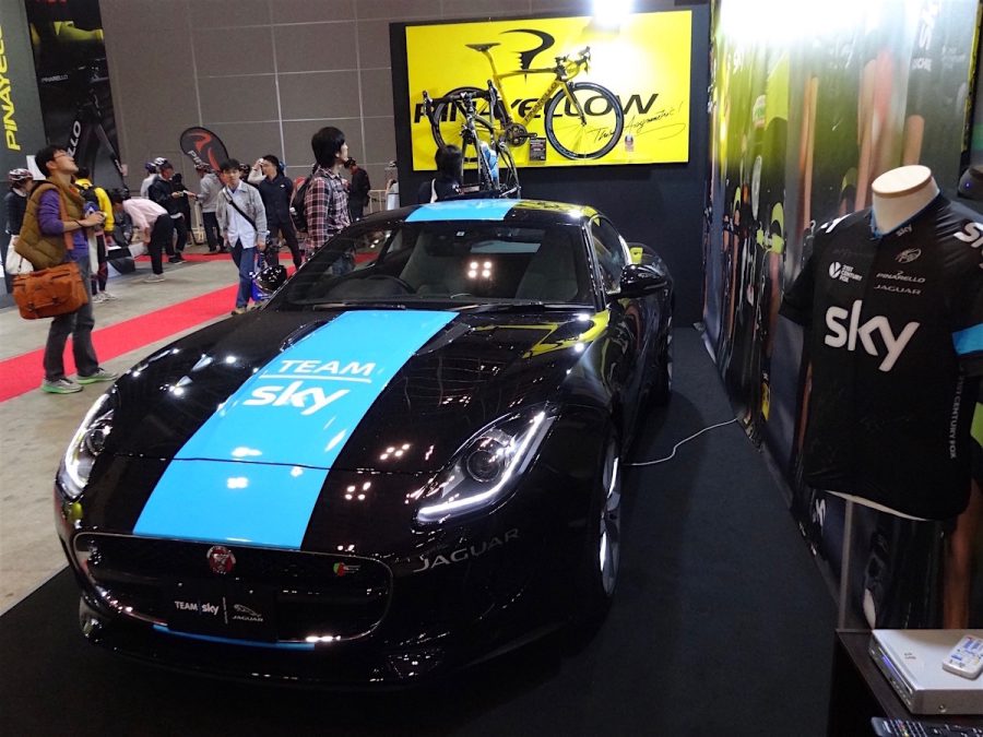 サイクルモード 15 Team Skyカラーのjaguar F Type Cyclingex