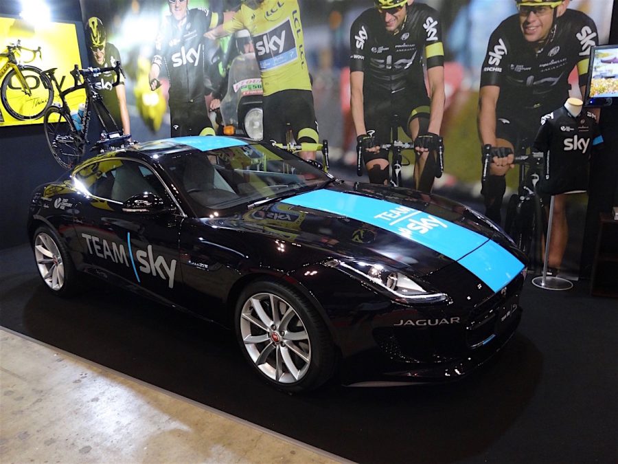 サイクルモード 15 Team Skyカラーのjaguar F Type Cyclingex