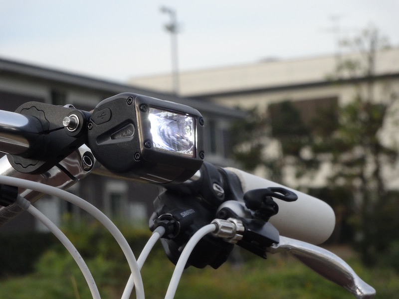 昼間も活躍する大光量ライト、SPECIALIZED FLUXシリーズ – CyclingEX CLASSIC
