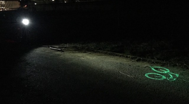 Read more about the article レーザー光で自転車マークを描いてアピール！「Blaze Laserlight」
