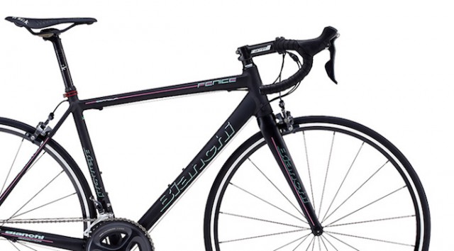 Read more about the article Bianchi 2016年モデル：レース向けジオメオトリーのアルミロード「Fenice Elite 105」