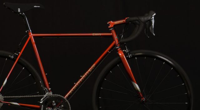 Read more about the article ROCKBIKES ENVYの新色「Burnished Burgandy」