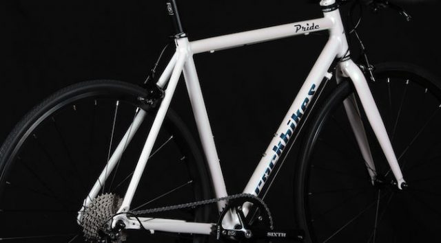 Read more about the article ブルホーンバー採用のROCKBIKES「PRIDE phase3」に3つのニューカラー