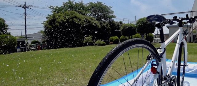 Read more about the article BRI-CHAN：水遊び？いえいえ、泥除けのテストです。