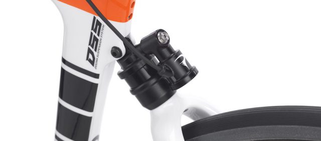 Read more about the article PINARELLO 2018年モデル：電子制御サスペンション搭載のDOGMA K10-S