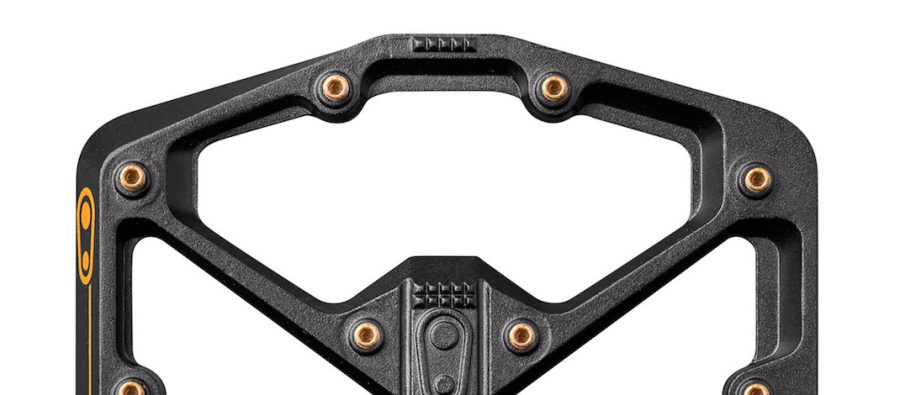 Read more about the article 高いフィット感と回転性能をもつフラットペダル「crankbrothers スタンプ11」