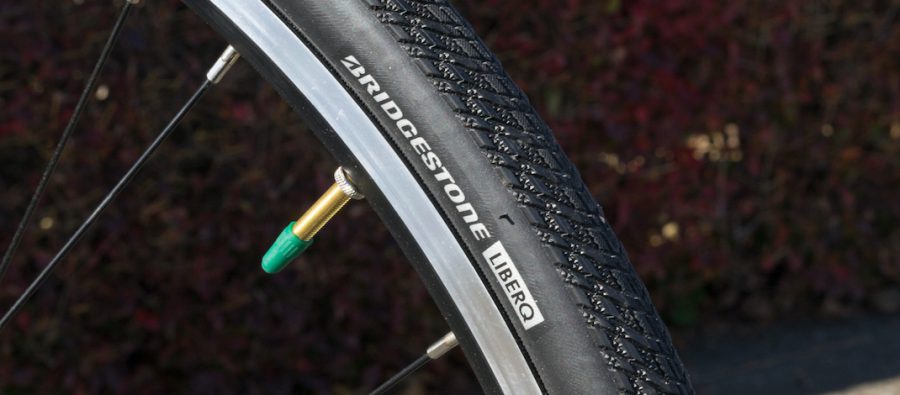 Read more about the article クロスバイクのタイヤ、丈夫さを取るか軽さを取るか