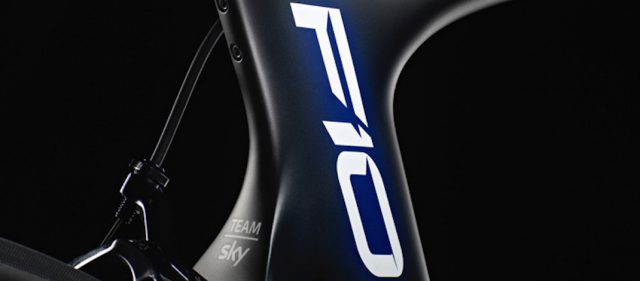 Read more about the article PINARELLOがDOGMA F10シリーズの”Team Sky 2019″カラーを発表