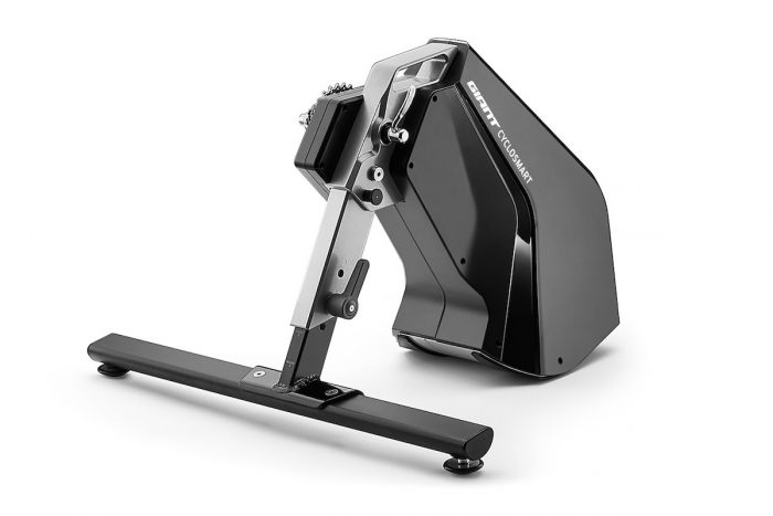 GIANT スマートトレーナー CYCLOSMARTで自宅でサイクリング
