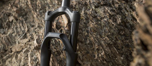 Read more about the article GIANT 2020年モデル：オリジナルのサスフォークを搭載したトレイルMTB「FATHOM 2」