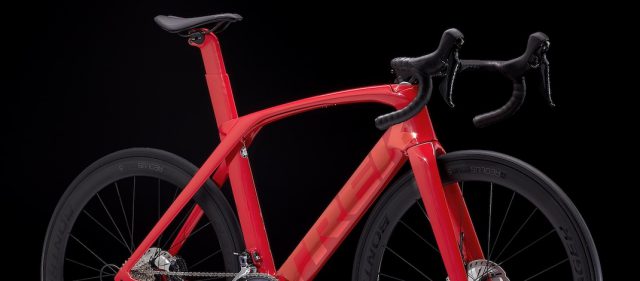Read more about the article TREKがミドルグレードのエアロロード「Madone SL 6」2022年モデルを発表