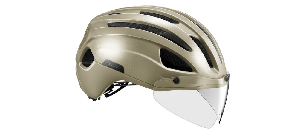 街乗りからスポーツライドまで使えるKABUTOのシールド付きヘルメット